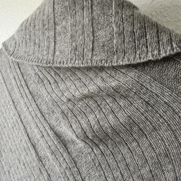 27 Miles Malibu Travel Cowl Neck Poncho Minimalist Light Gray 100% Cashmere - Picture 11 of 13